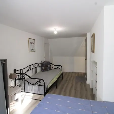 Maison De Charme Au Calme Avec Jardin, Wifi Et Parking - Fr-1-742-339 * Le Falgoux